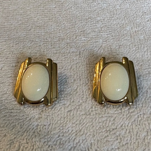 Vintage Trifari Gold Tone & Off-White Cabochon Earrings For Pierced Ears - Picture 2 of 7